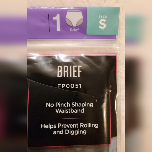 Maidenform Flexees Shaper Brief Black Lace Firm Cool Comfort Size Small New - Picture 4 of 10